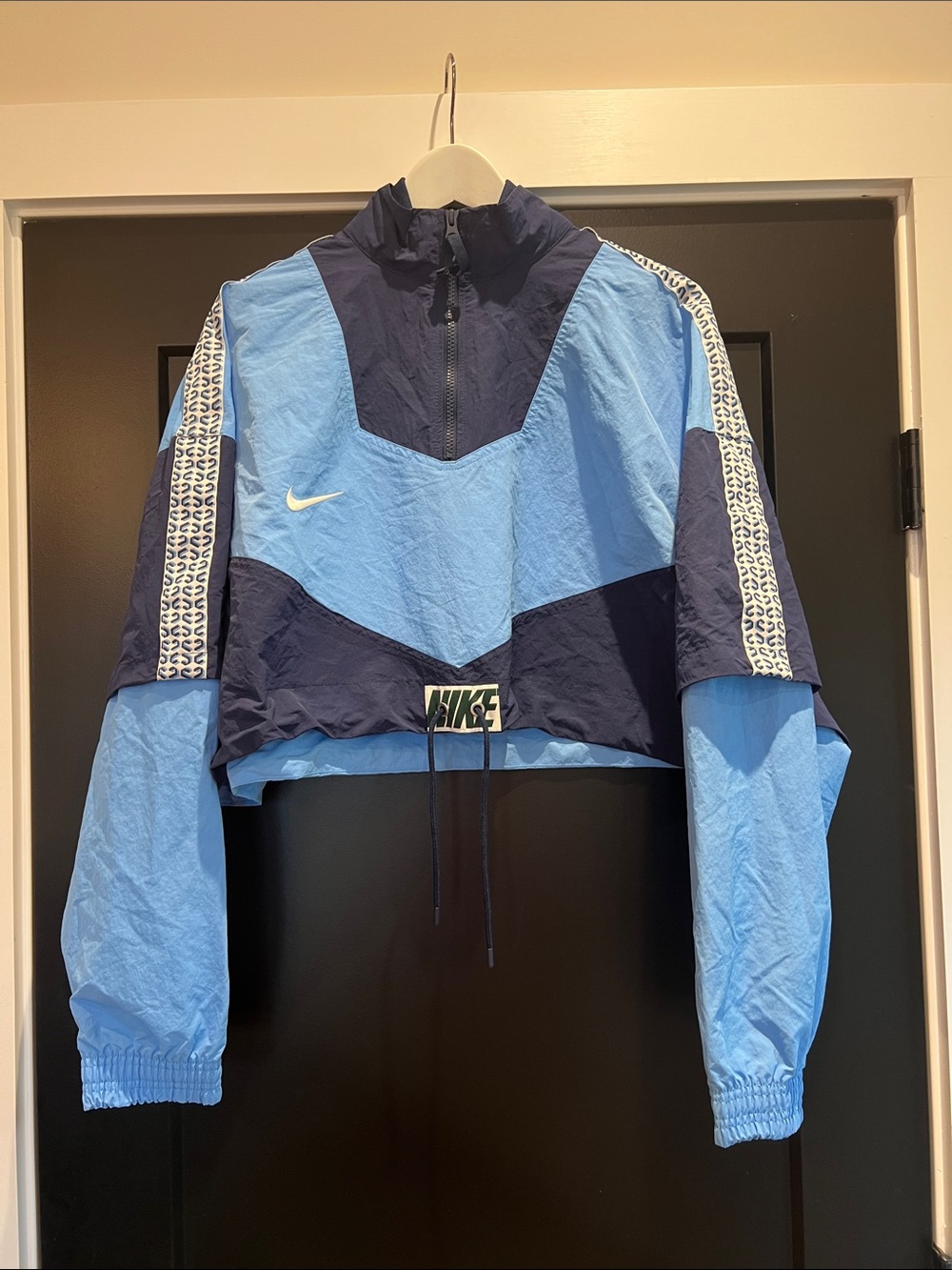Nike Women’s Sky Blue & Navy Cropped Windbreaker Jacket